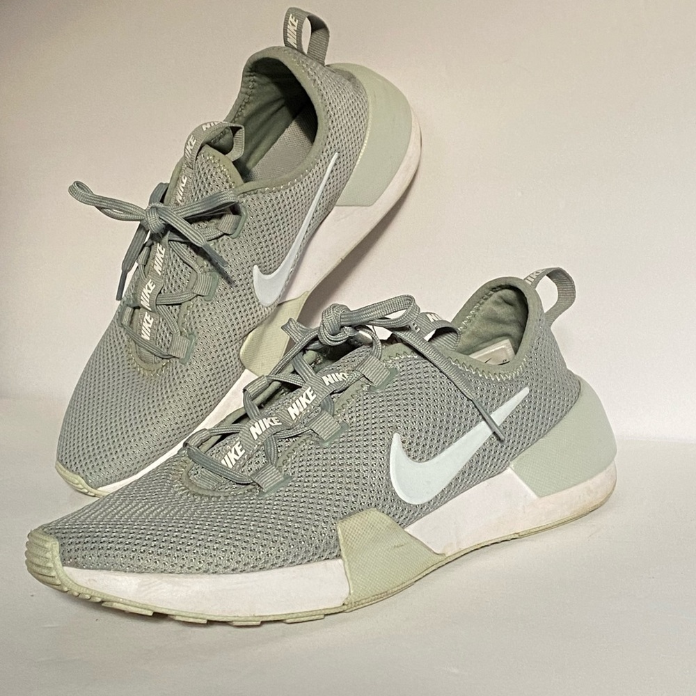 Nike 8.5W Light Green/Blue
